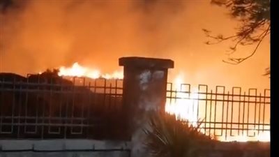 حريق بمحيط معبد الكرنك (صور) 