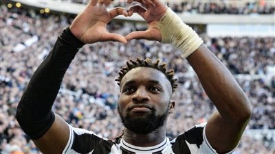 نيوكاسل يعلن انتقال ماكسيمين رسميًا إلى أهلي جدة 