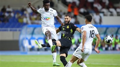 بنزيما يقود اتحاد جدة للفوز على الصفاقسي في البطولة العربية