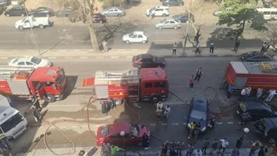 إخماد حريق شب بالسوق التجاري في مدينة المنزلة بالدقهلية 