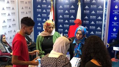 إقبال طلابي كبير أمام جناح جامعة بنها فى معرض إيديوجيت