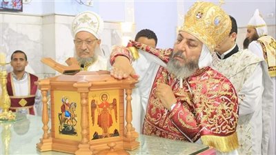 الأنبا أنيانوس يدشن كنيسة الأمير تادرس في بني مزار