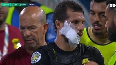 البطولة العربية، لاعب الصفاقسي التونسي يعتذر لـ طارق حامد 