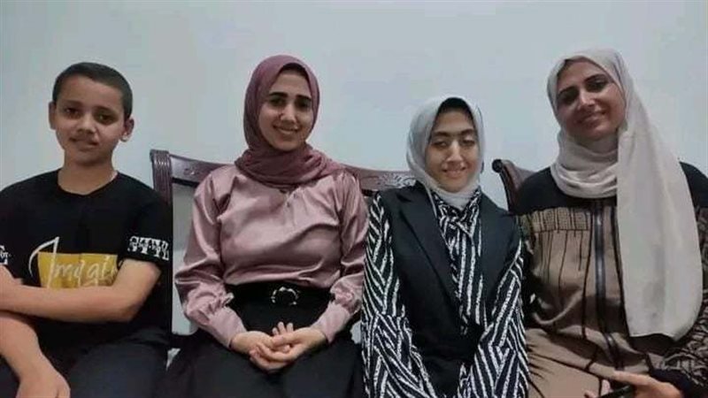  الطالبة أمل سيد