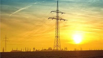 رئيس تنظيم مرفق الكهرباء الأسبق: نتوقع زيادة حجم الاستهلاك غدًا لهذا السبب