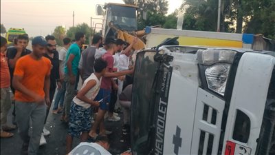 إصابة شخص في حادث انقلاب سيارة بطريق الإسماعيلية بورسعيد (صور) 