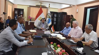 مياه الأقصر تناقش مشكلات القطاع في المحافظة 