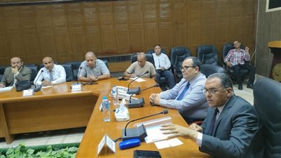 نائب محافظ شمال سيناء يناقش إجراءات ترشيد استهلاك الكهرباء