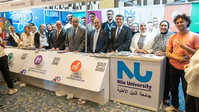 إقبال كبير من طلاب الثانوية العامة على جناح جامعة النيل بمعرض EDUGATE التعليمي 
