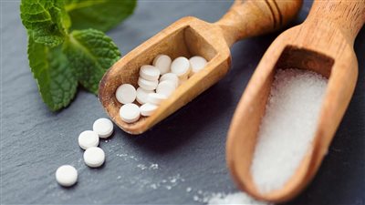 المركز القومى للبحوث ينهى الجدل العالمى حول «الأسبرتام».. هل آن الأوان لوقف تناوله رسميا؟.. الغذاء والدواء رفضت استخدامه فى بداية اكتشافه لتسببه فى حدوث سرطان مثانة للفئران