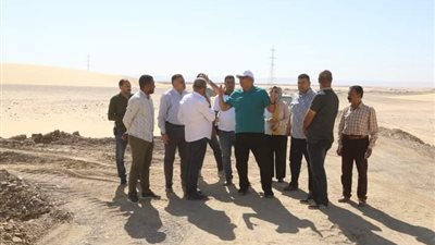 محافظ الوادي الجديد يتابع أعمال الإنشاءات بنادي الهجن والفروسية الدولي 