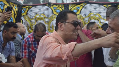 لحظة إعلان فوز مصطفى كامل نقيبا للموسيقيين بالتزكية (فيديو وصور)