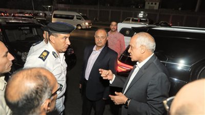 محافظ الجيزة يتابع التزام أصحاب المحال والكافيهات بترشيد استهلاك الكهرباء (صور) 