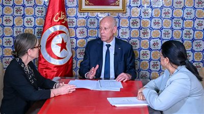  قيس سعيد يعفي رئيسة الحكومة نجلاء بودن ويعين أحمد الحشاني خلفا لها 