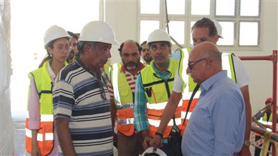 وفد من الوكالة الأمريكية للتنمية الدولية يتفقد مشروع محطة مياه الهنادي بالأقصر