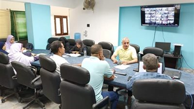 انتظام الطلاب بلجان امتحانات الدور الثانى للدبلومات الفنية بالوادى الجديد 