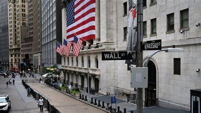 خبير يوضح أثر تقرير الوظائف الأمريكية على أداء مؤشرات البورصة