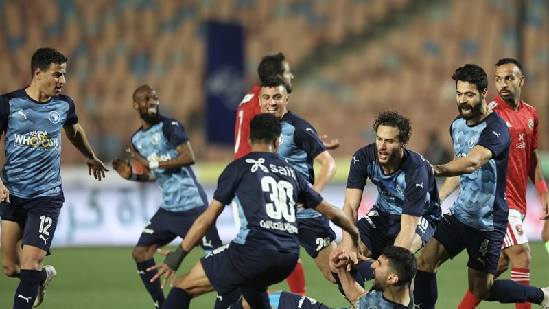 الأهلي وبيراميدز،