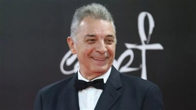  محمود حميدة.. من القمة إلى النحت.. نادر عدلي: ظهر بالتوقيت الخطأ وفرط في حق موهبته.. ماجدة موريس: هذا ليس زمن أصحاب المواهب الفنية الكبيرة