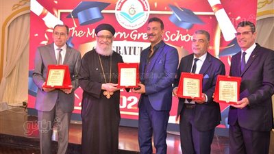 بهجة وتفوق، قيادات تعليم بورسعيد يشهدون حفل تخرج طلاب المدرسة اليونانية الحديثة (صور)