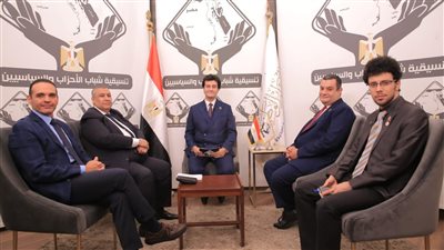 خبير اقتصادي: ضرورة ضبط الإنفاق وزيادة الإنتاج الزراعي والصناعي وتقليل الاستيراد 