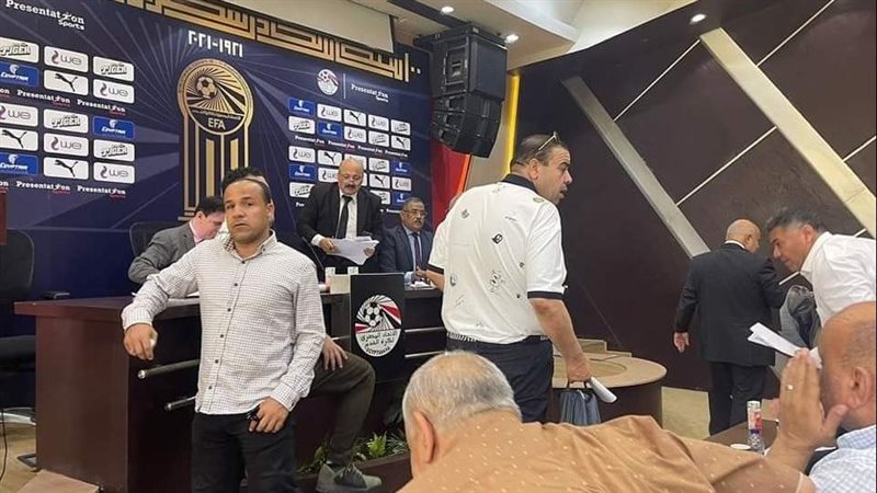 دوري المحترفين،فيتو