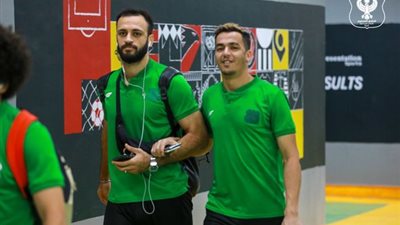 وصول لاعبي المصري برج العرب لمواجهة الأهلي ( صور)