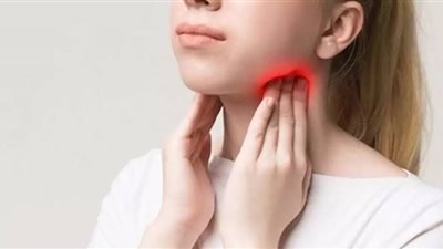 10 طرق منزلية لعلاج التهاب اللوزتين بسهولة لدى البالغين والأطفال