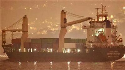 زوارق ومسيرات، اللقطات الأولى لأكبر هجوم أوكراني على ميناء تجاري روسي والقرم (فيديو)