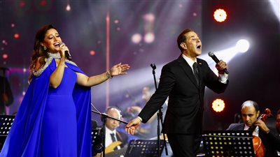 مدحت صالح ينير ليالي مهرجان العلمين الترفيهي ويقدم ديو خاصا مع ريهام عبد الحكيم (صور)