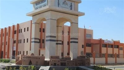 تمهيدا لافتتاحه، توقيع عقد أول محطة خدمات بترولية بطريق تنيدة منفلوط 