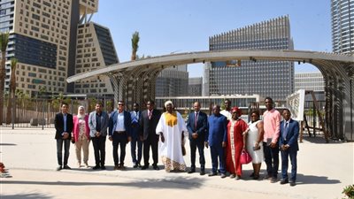 وزيرة الإسكان الكاميرونية تتفقد مشروعات العاصمة الإدارية 