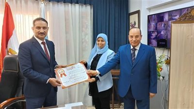 تكريم مديري عموم ووكلاء الإدارات التعليمية بالجيزة (صور)