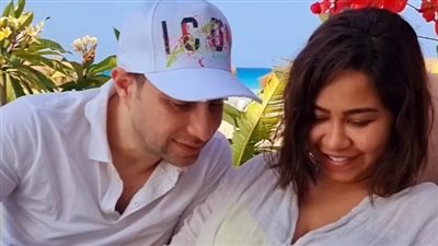 أحدث ظهور لـ شيرين عبد الوهاب برفقة بناتها وحسام حبيب في الساحل الشمالي (فيديو)