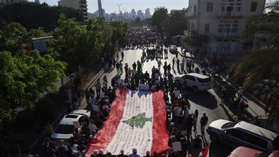 إحياء الذكرى الثالثة لانفجار مرفأ بيروت في شوارع لبنان (صور)