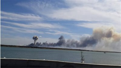 انفجارات في شبه جزيرة القرم، وزورق مسير أوكراني يخرب سفينة حربية روسية 