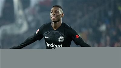 كولو مواني يتمرد على فرانكفورت بسبب باريس سان جيرمان 