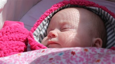 طرق حماية الطفل الرضيع من حر الصيف