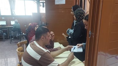 بدء توافد طلاب الثانوية العامة على مكاتب التنسيق بجامعة المنصورة (صور) 