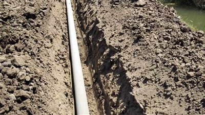 استجابة لشكاوى المواطنين، الانتهاء من توصيل خط مياه جديد لقرى أبوان بالمنيا