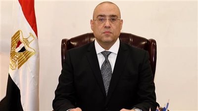 وزير الإسكان يتفقد مشروعات مياه الشرب والصرف الصحى بالقاهرة الجديدة