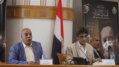 القومي للمسرح يناقش طرق توثيق الفنانين مسيرتهم في ندوة الكتابة التأريخية (صور)