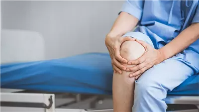 أبرزها الشفط والجراحة، علاج ارتشاح الركبة وأعراضه