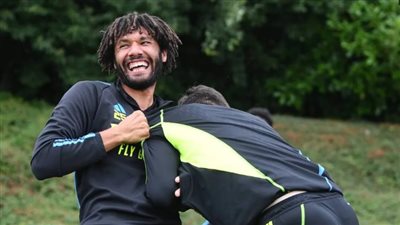 ارتيتا: النني لاعب استثنائي وعملة نادرة في كرة القدم 