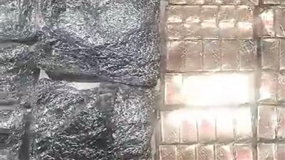 ضبط راكبة حاولت تهريب 2220 عبوة دوائية بمطار القاهرة