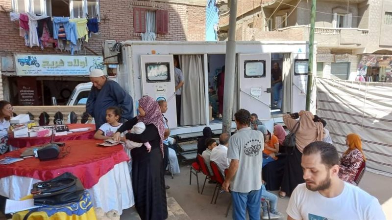 قافلة سكانية بقرية