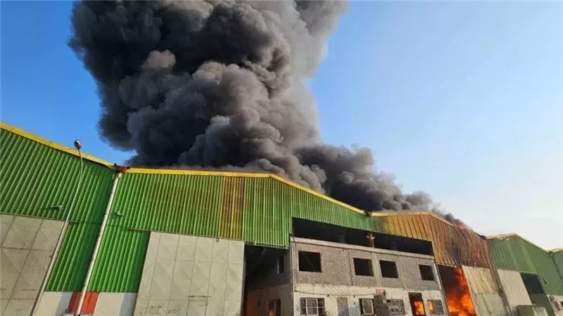 حريق مصنع بلاستيك