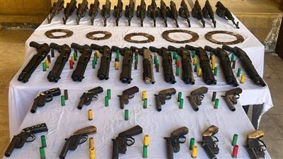 الأمن العام يضبط 28 قطعة سلاح ناري بحوزة 17 متهما في سوهاج 