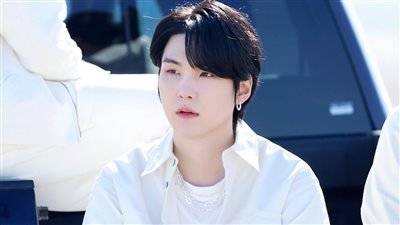 شوقا عضو فرقة BTS يلحق بزملائه ويؤدي الخدمة العسكرية في الجيش الكوري