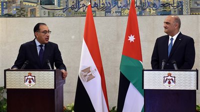 رئيس وزراء الأردن: نتطلع للارتقاء بصناعة الدواء مع مصر 